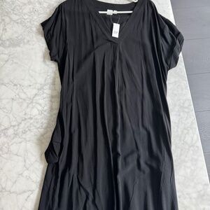 NWT Gap black SS Pocket dress size L